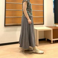 スタッフ着用：オフホワイト