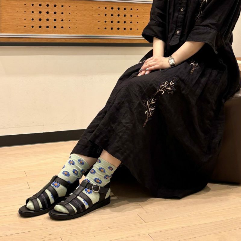 スタッフ着用：ブラック