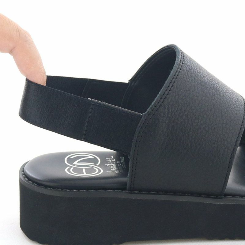 指を引っ掛けてサッと履ける気軽さも嬉しい