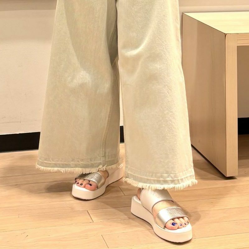 スタッフ着用：シルバー