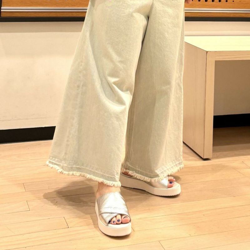 スタッフ着用：シルバー