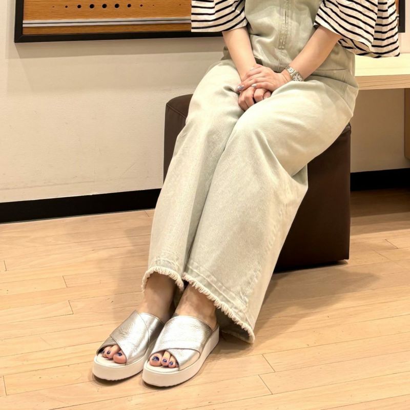 スタッフ着用：シルバー