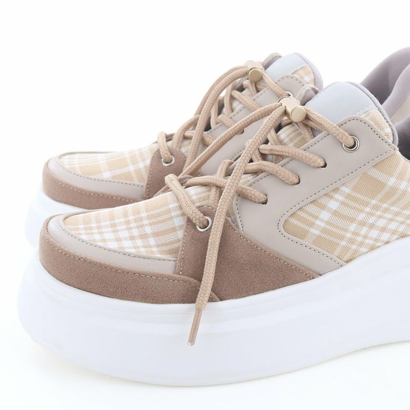 カラーや柄で遊び心たっぷりなbyあしながおじさんらしいデザイン