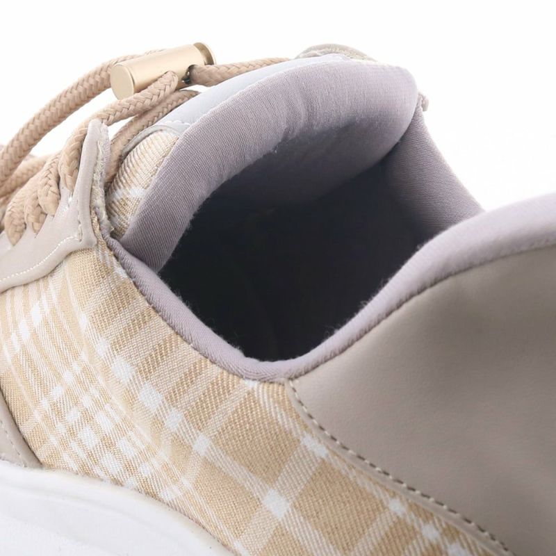 擦れやすい履き口はたっぷりクッションでソフトな足あたり