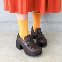 ダークブラウン