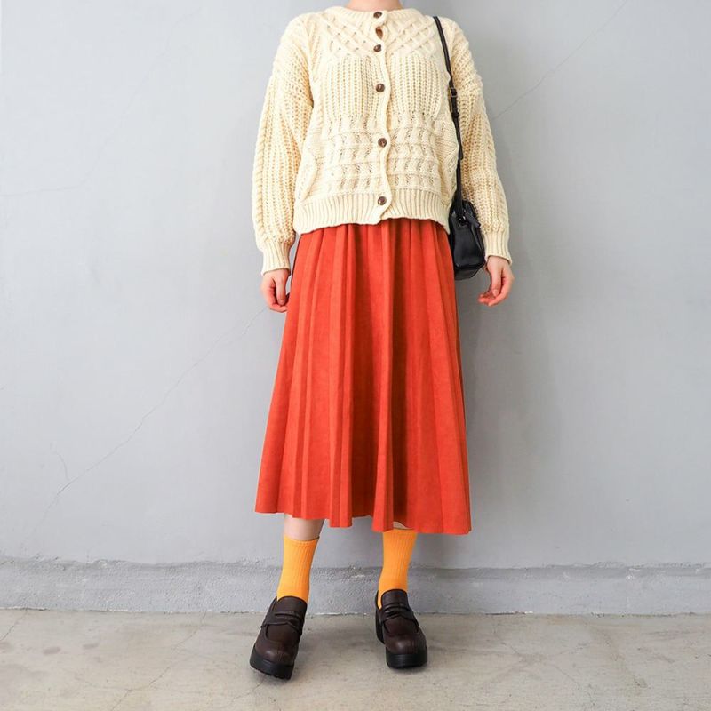 ダークブラウン