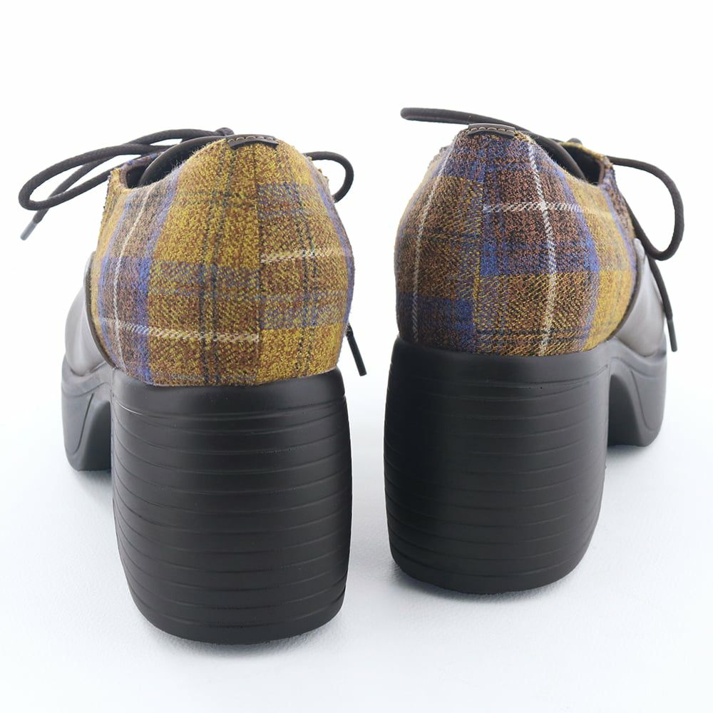 歩きやすい厚底モールドソールでスタイルアップも叶います