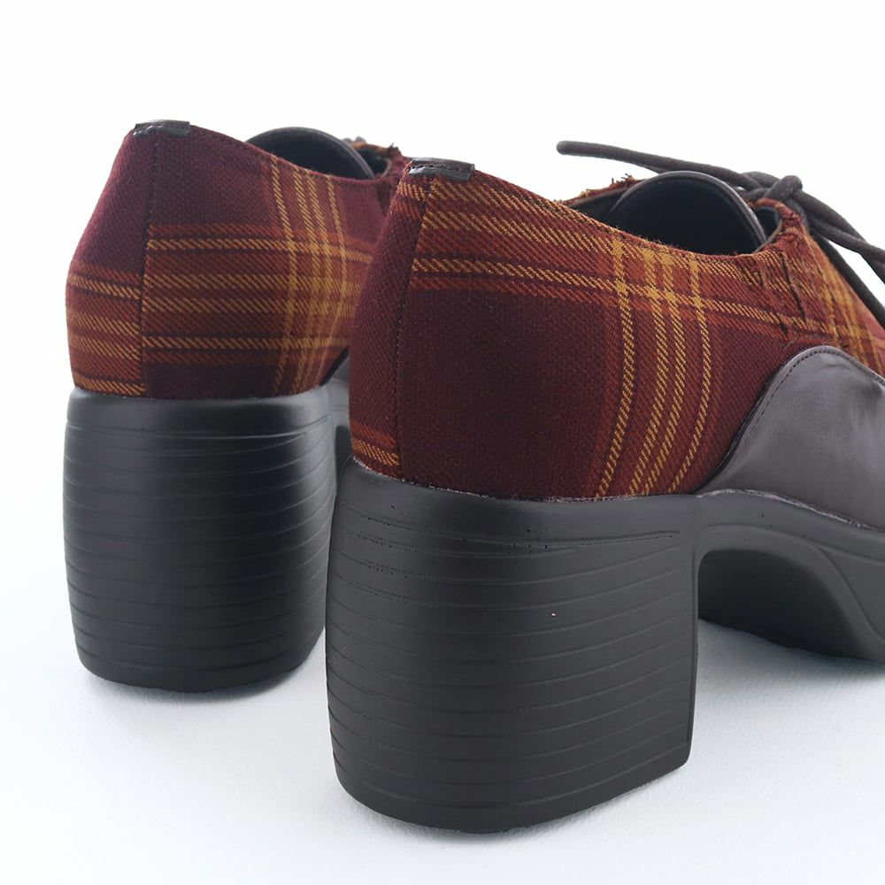 ヒールもぷっくりと丸みのあるデザイン