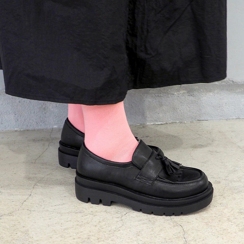 ブラック
