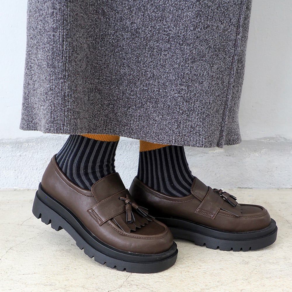 ダークブラウン