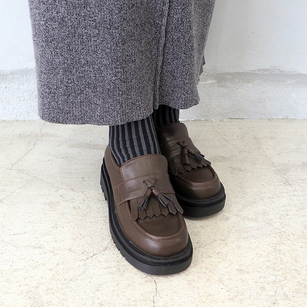 ダークブラウン