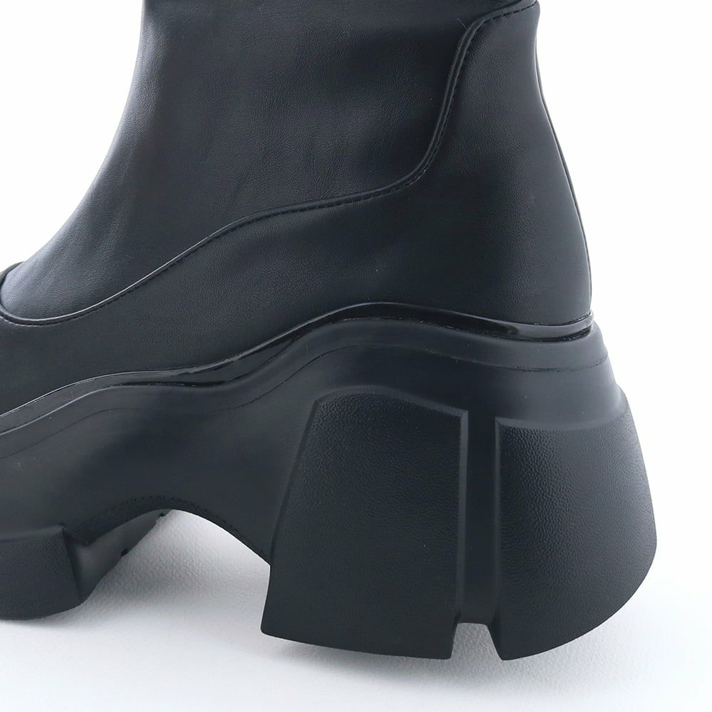 ヒールの高さ：約7.5cm