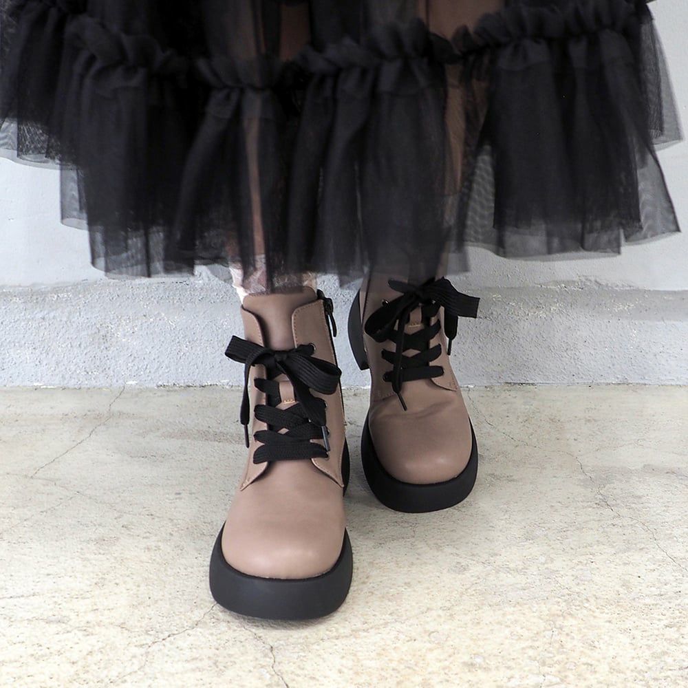 ダークベージュ