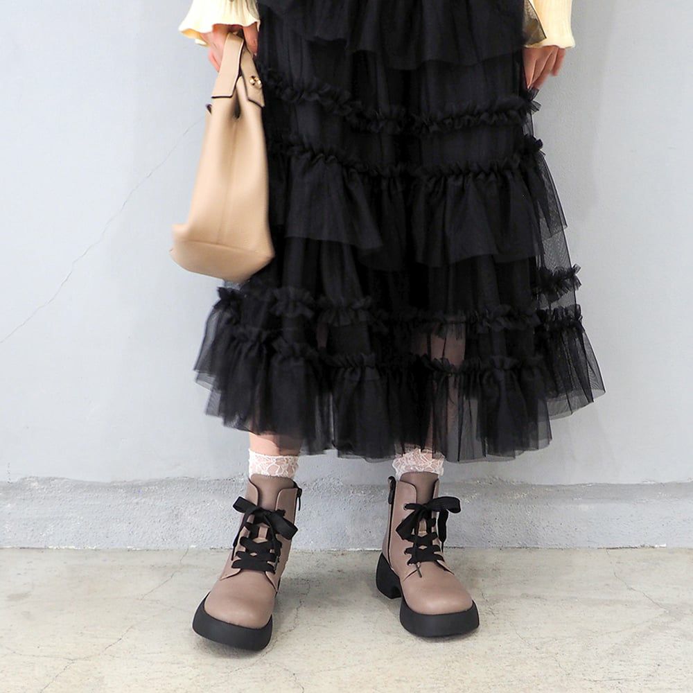 ダークベージュ