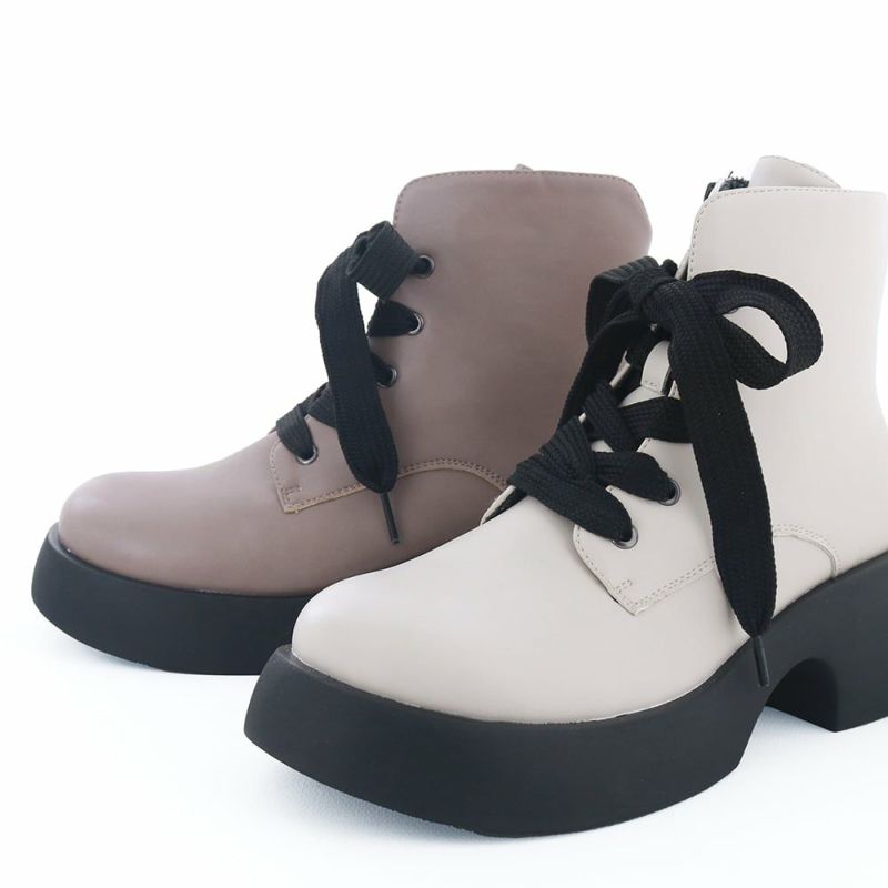 コーデの引き締め役になるバイカラーの配色が◎