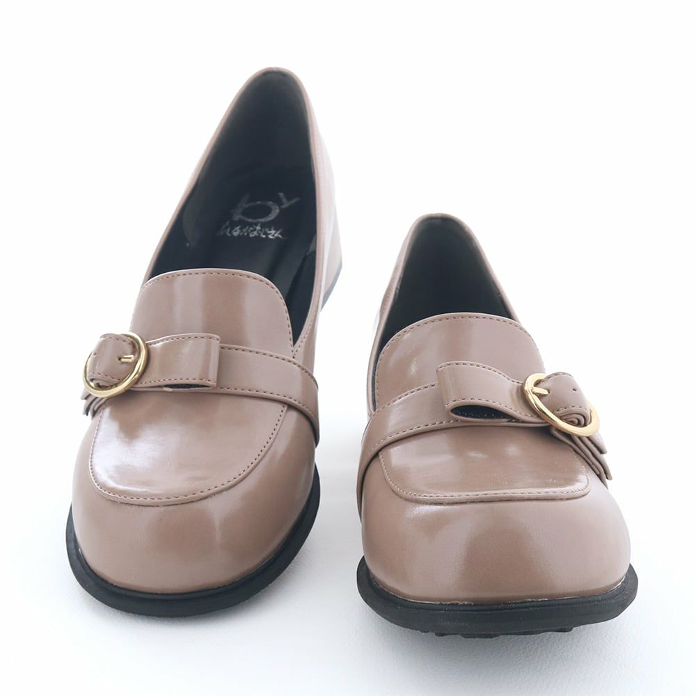 きちんと感はキープしながら、ちゃんと可愛い一足です