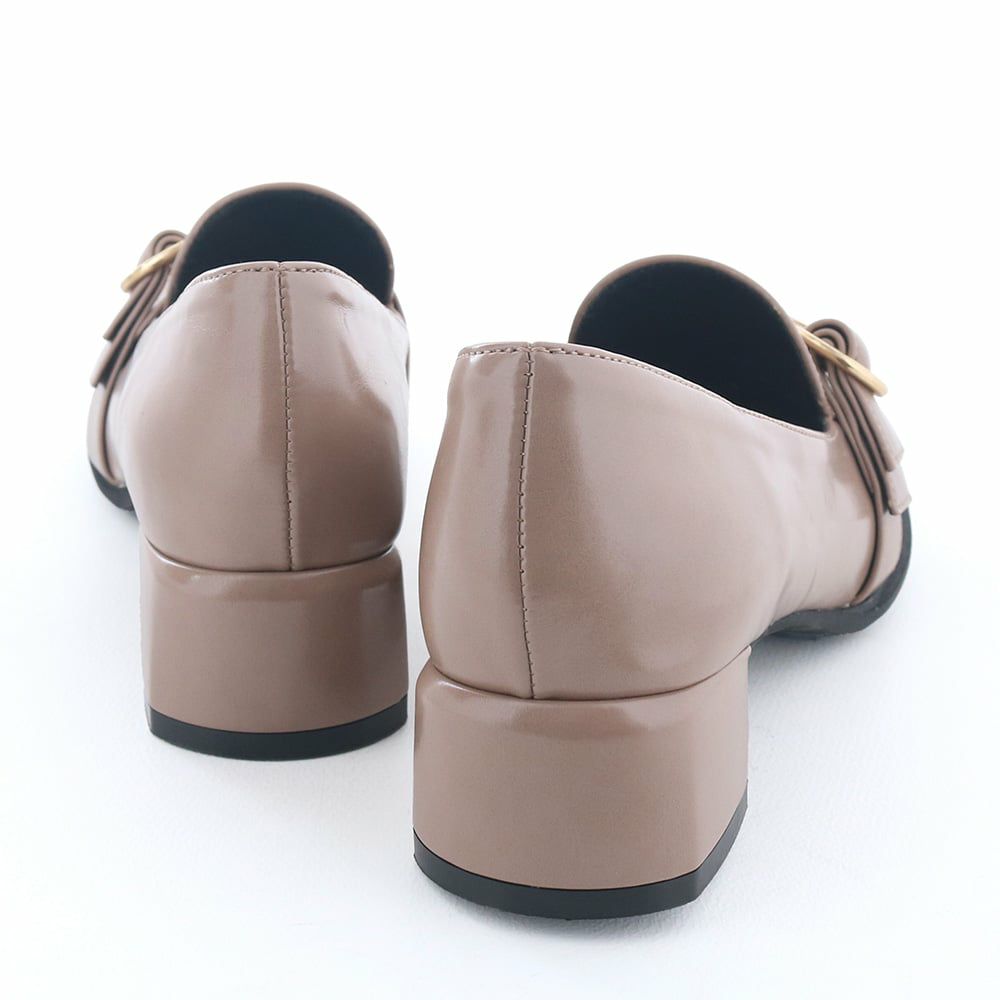 4cmヒールで歩きやすく、日常使いにちょうどいい