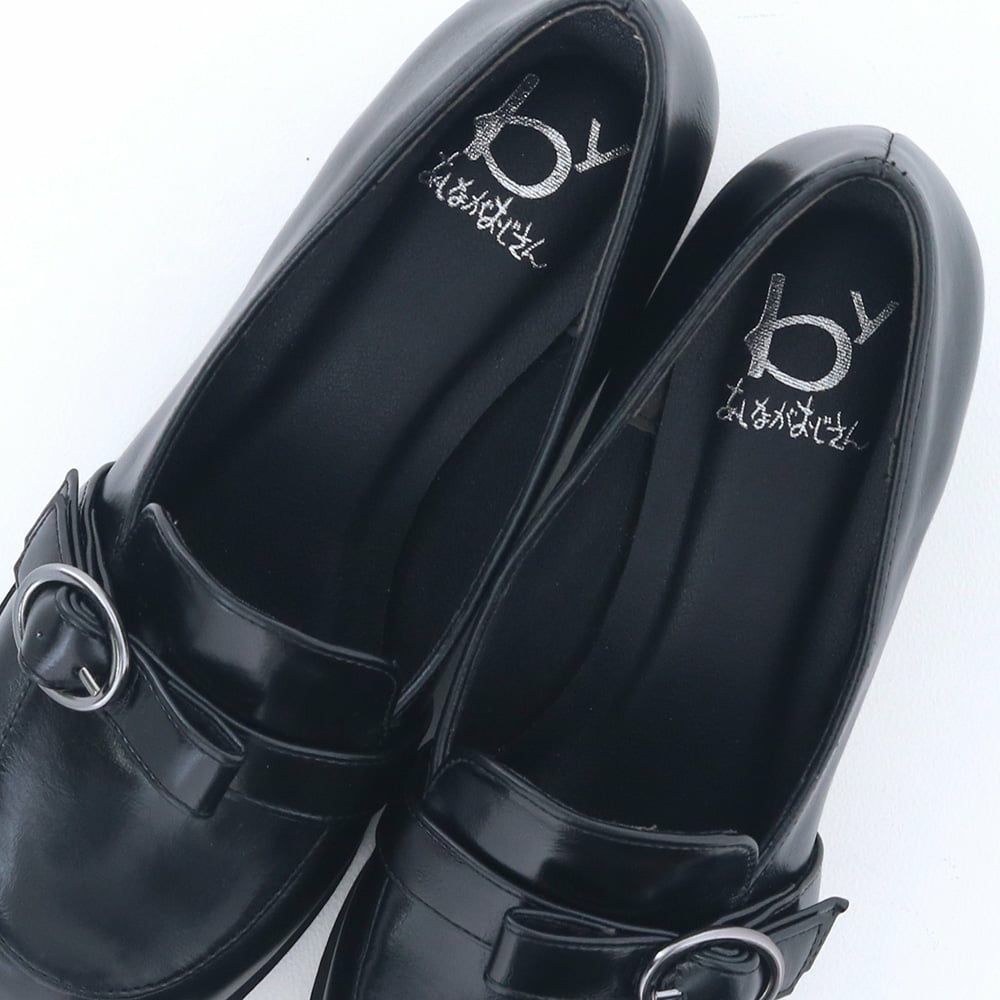 インソールは厚めクッションでふかふかの履き心地