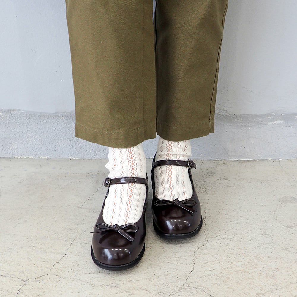 ダークブラウン