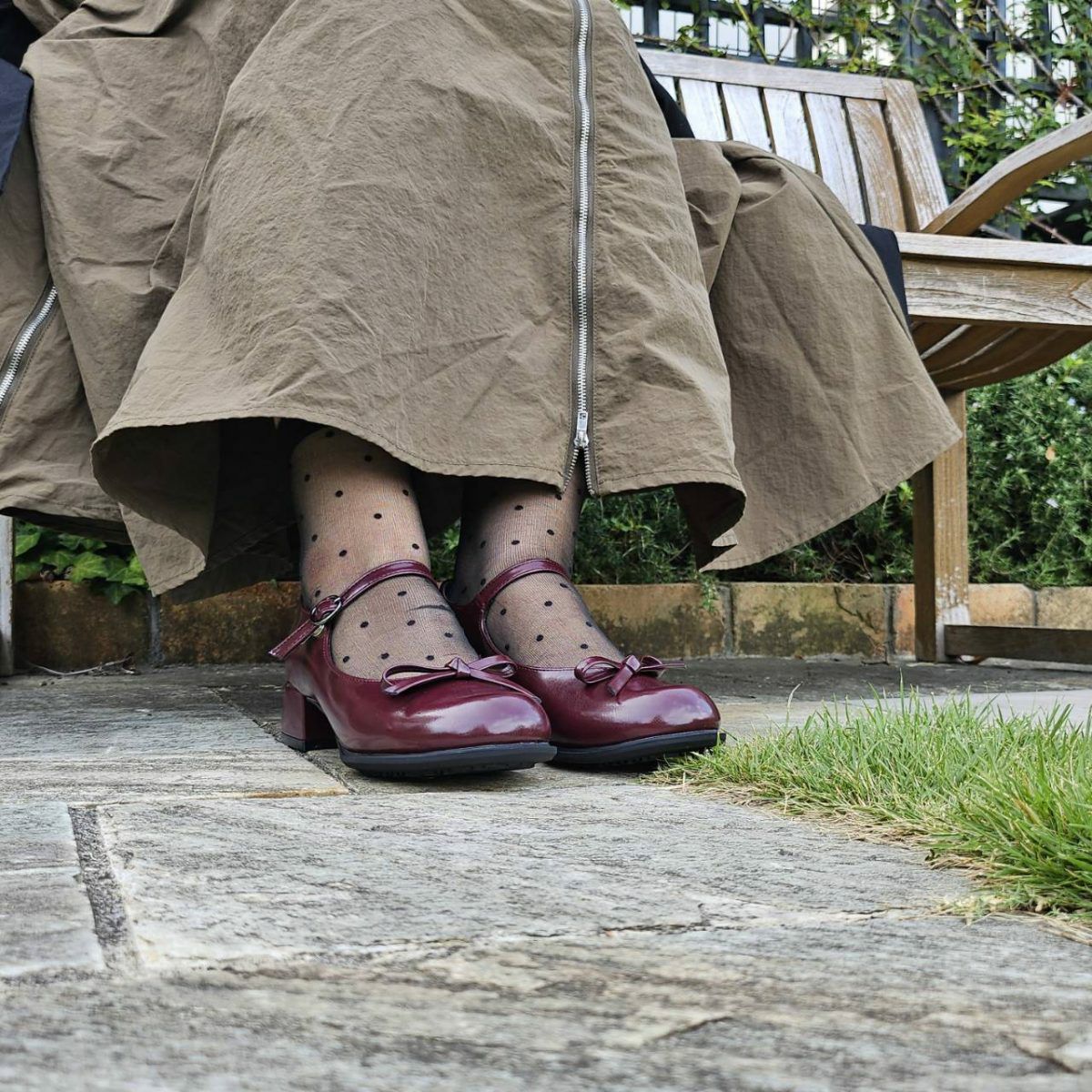 スタッフ着用：ワイン