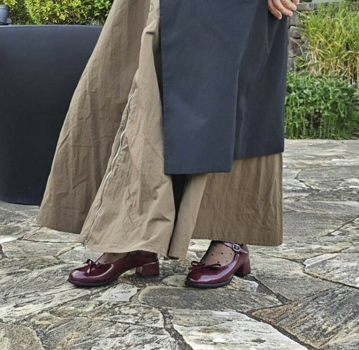 スタッフ着用：ワイン