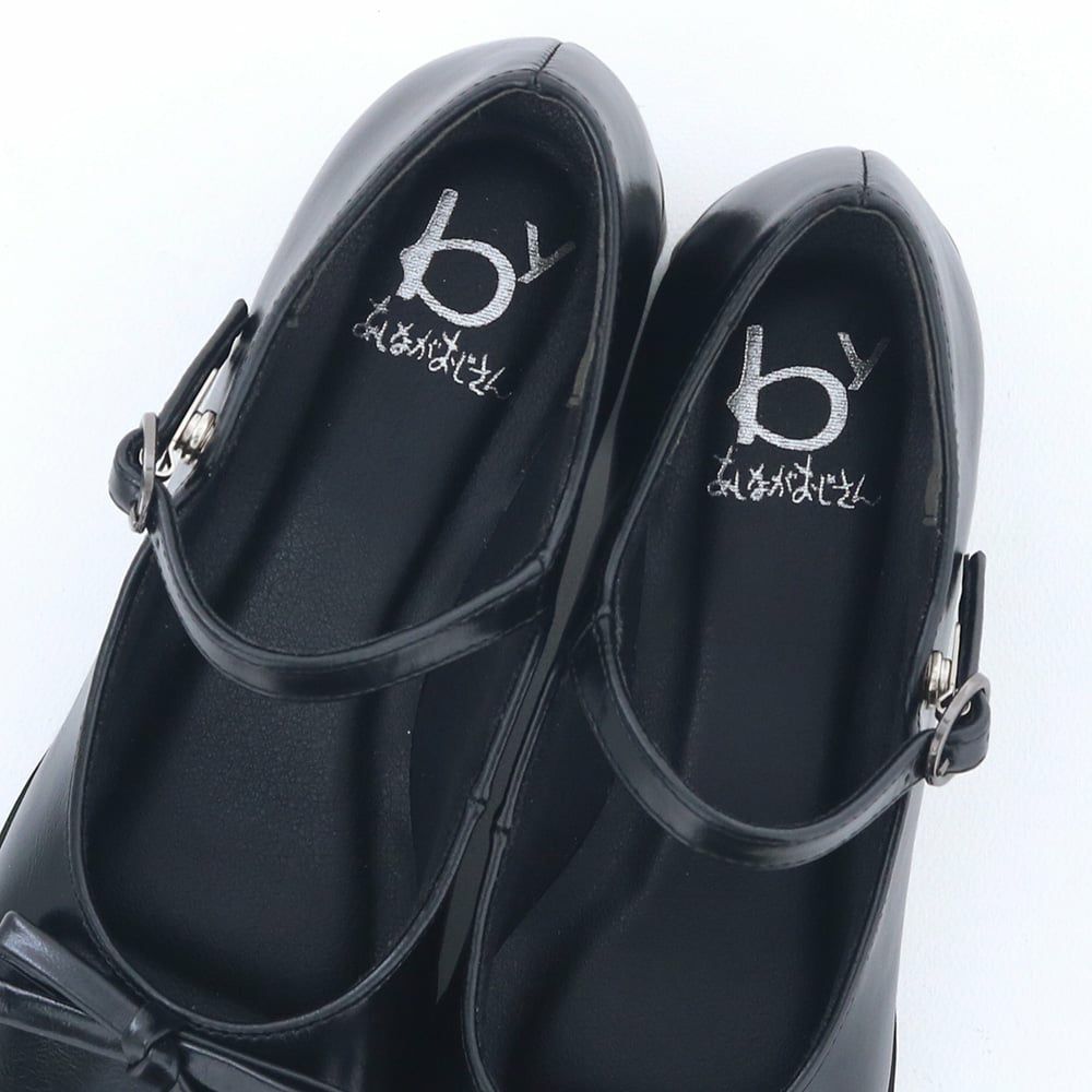 インソールは厚めのクッションでふかふかの履き心地