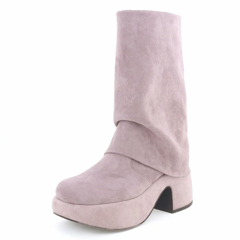 ピンクベージュ