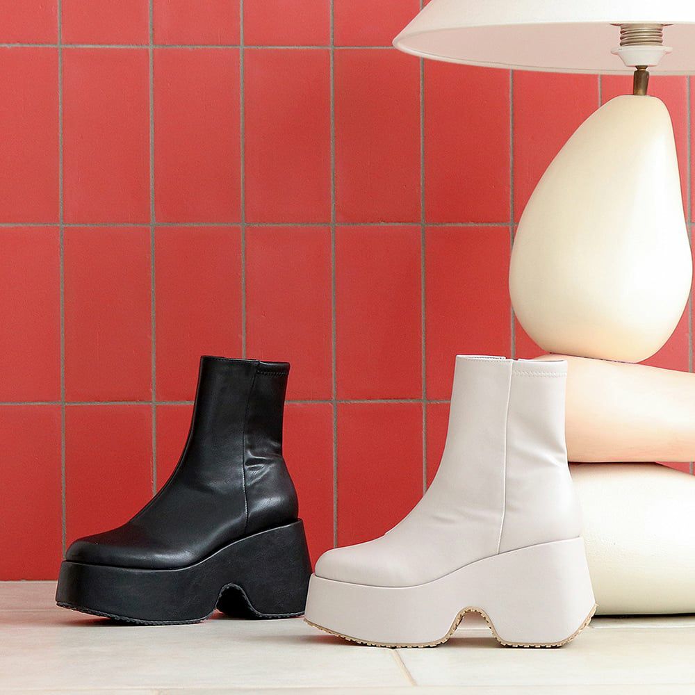 厚底プレーンブーツ