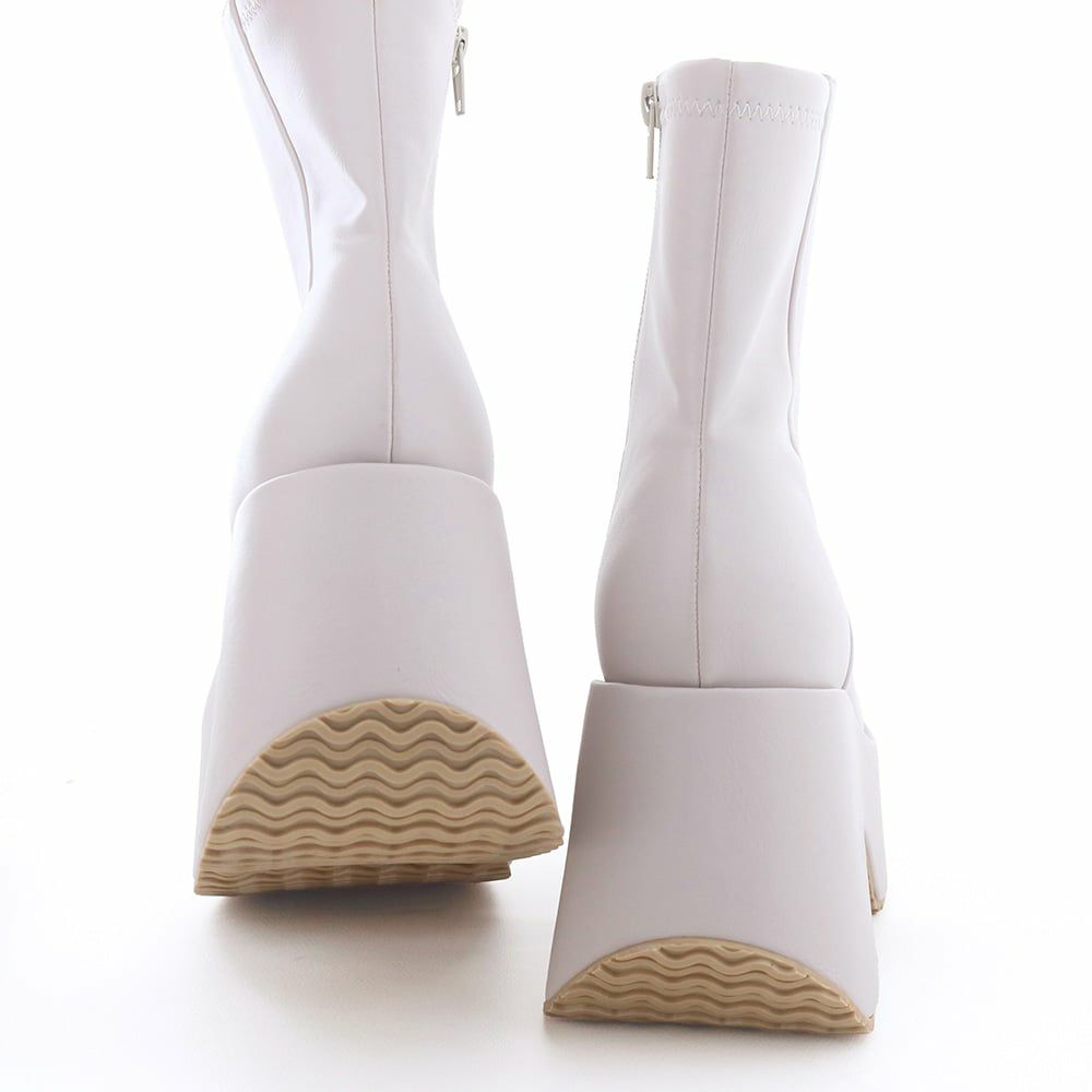 byあしながおじさんらしい、履き心地や歩きやすさも健在