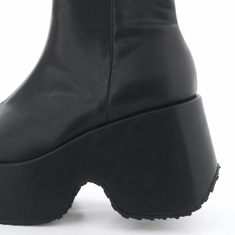 ヒールの高さ：約9.5cm