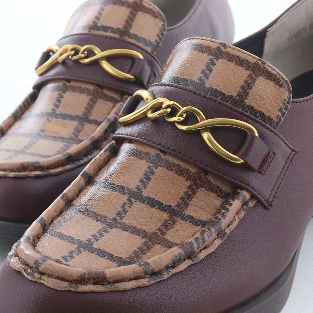 大胆にチェック柄をあしらったワインコンビは特におすすめのカラー