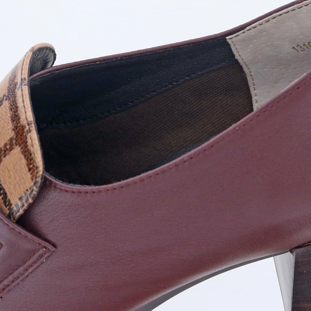 ライニングにはふっくらスポンジ生地を採用