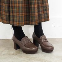 ダークブラウン