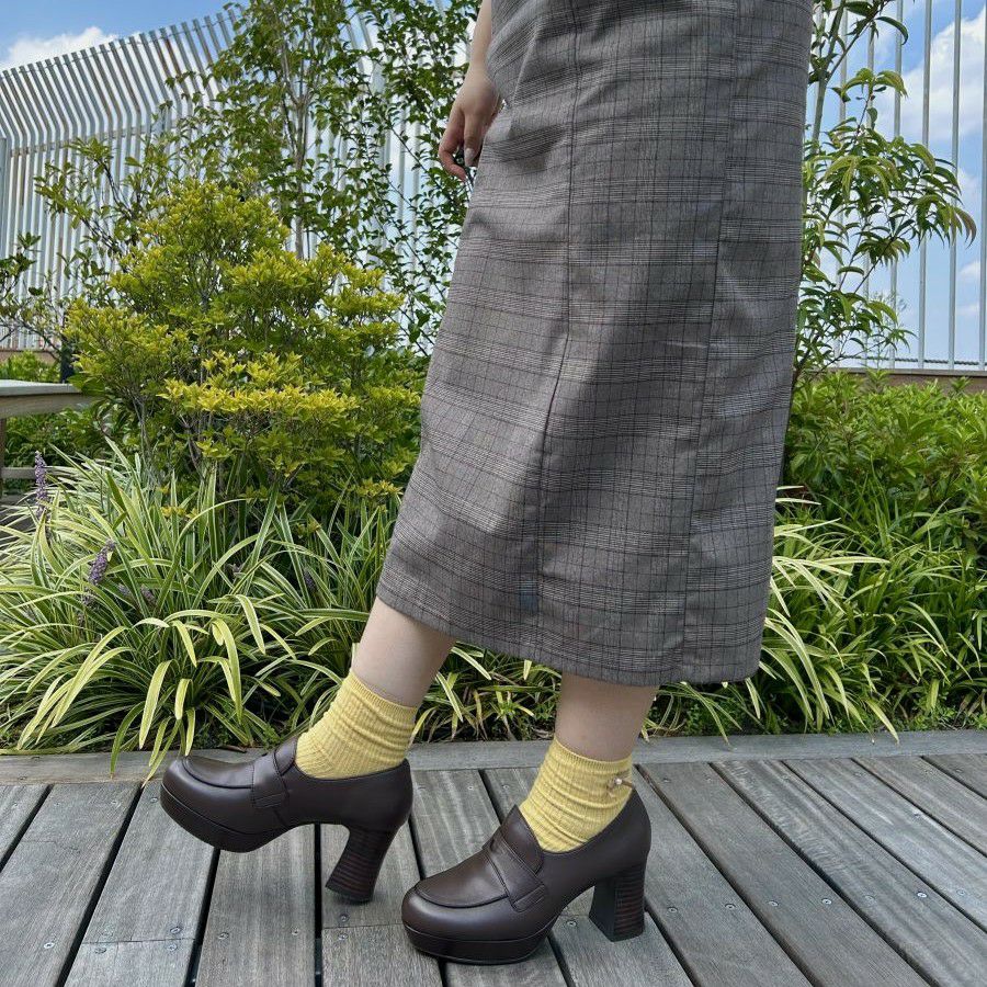 スタッフ着用：ダークブラウン