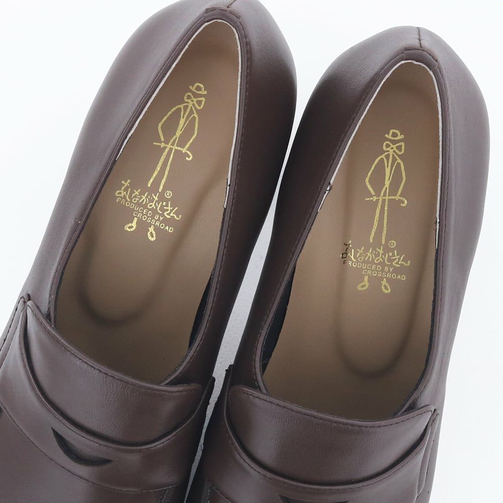 スポンジやクッションを効かせ、ふわふわの履き心地です