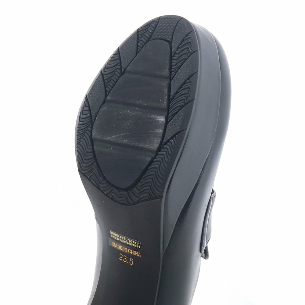 ストーム付きなのでヒール傾斜は5.0cmほど