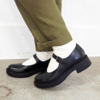 ブラック