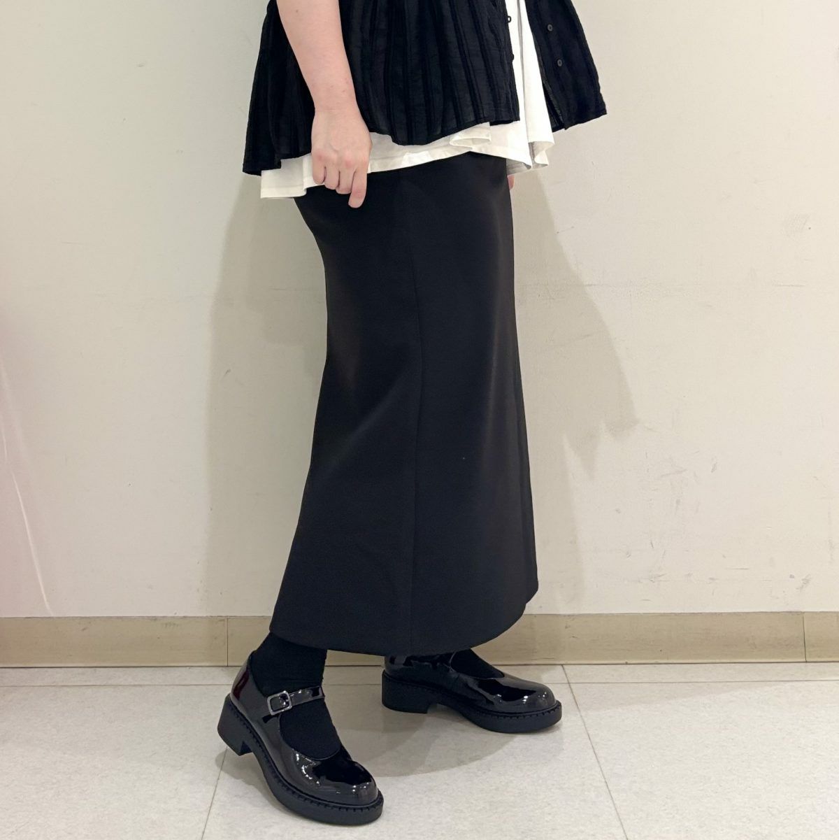 スタッフ着用：ブラックエナメル