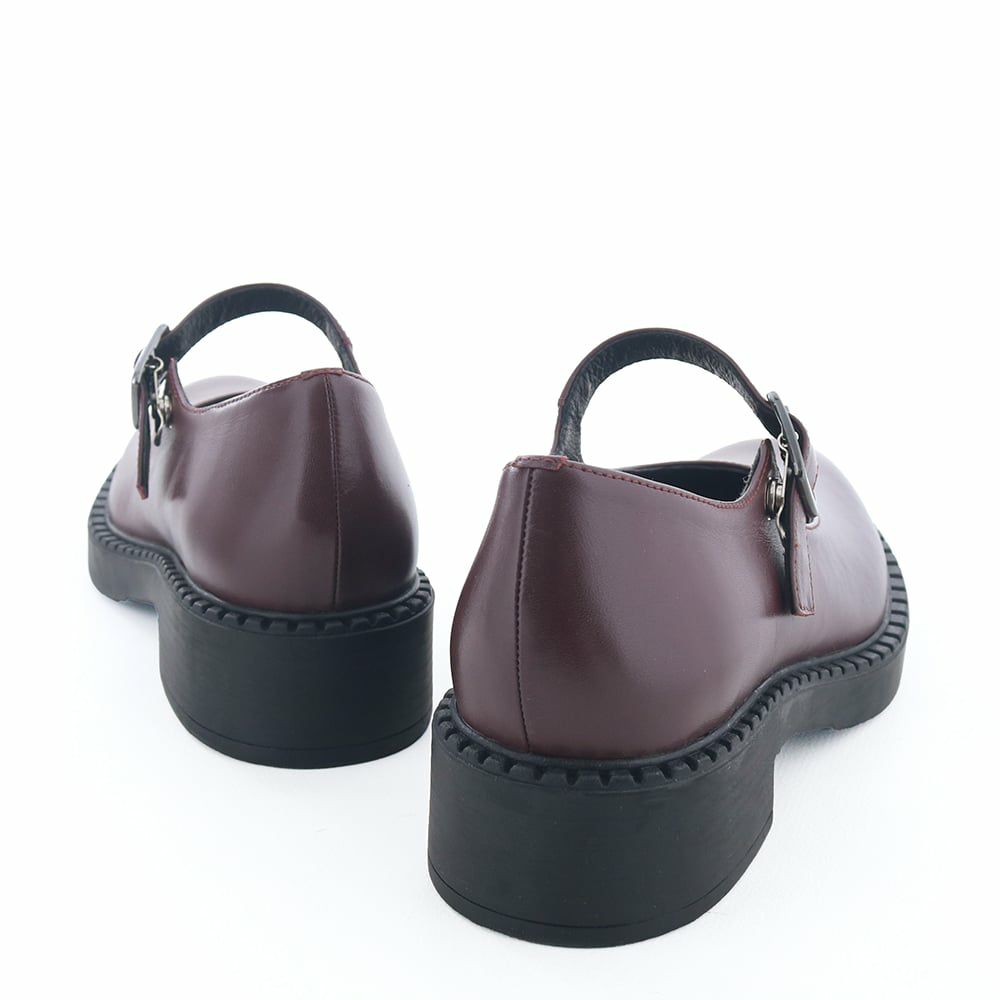 モールドソールで歩きやすくデイリーユースに最適です