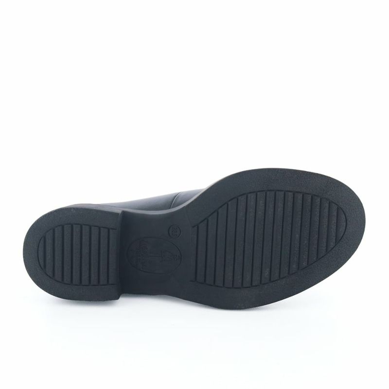 ほどよい厚みのソールで地面の硬さを感じない