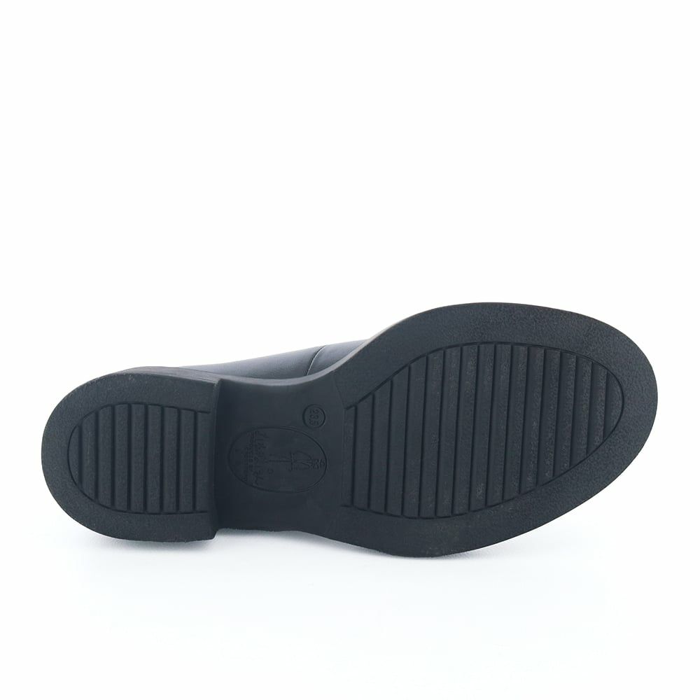 ほどよい厚みのソールで地面の硬さを感じない