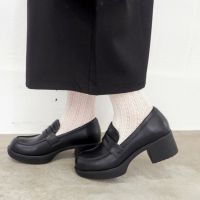 ブラック