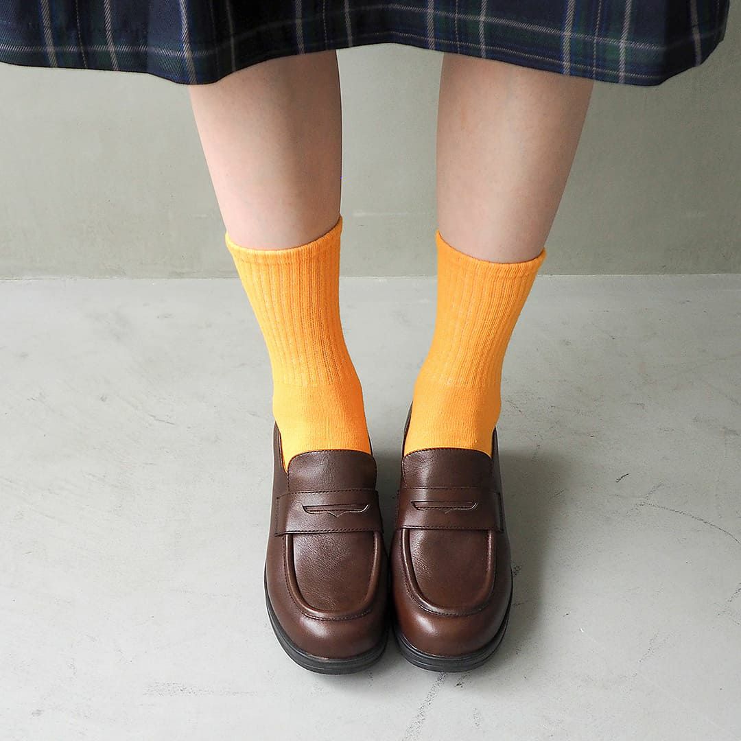 ダークブラウン