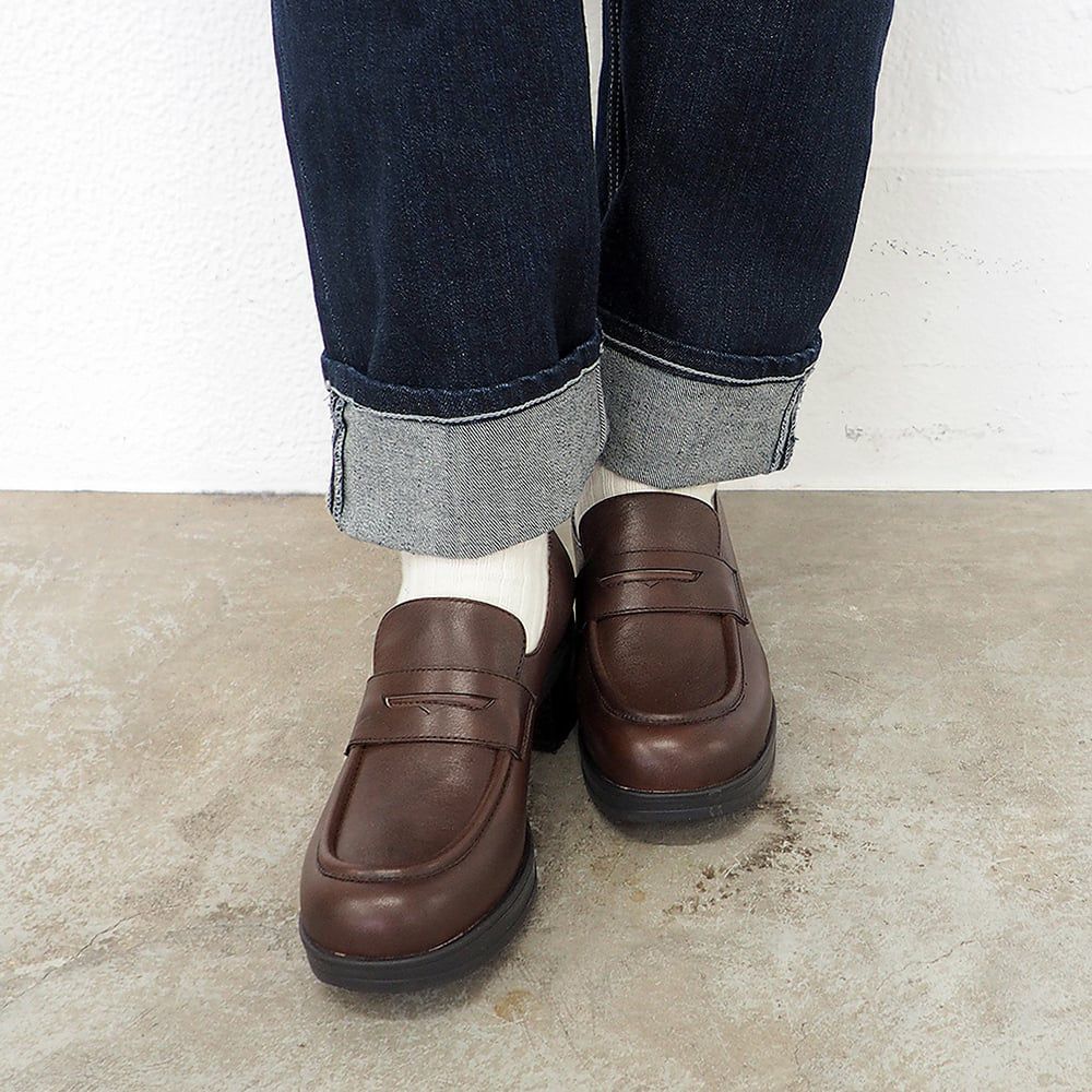 ダークブラウン