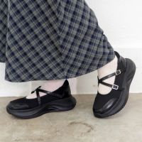 ブラック