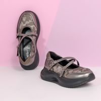 ガンメタリック