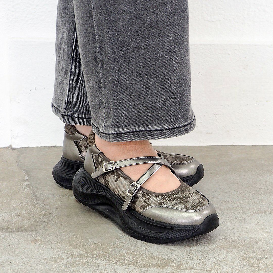 ガンメタリック