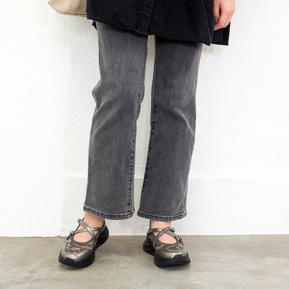 ガンメタリック