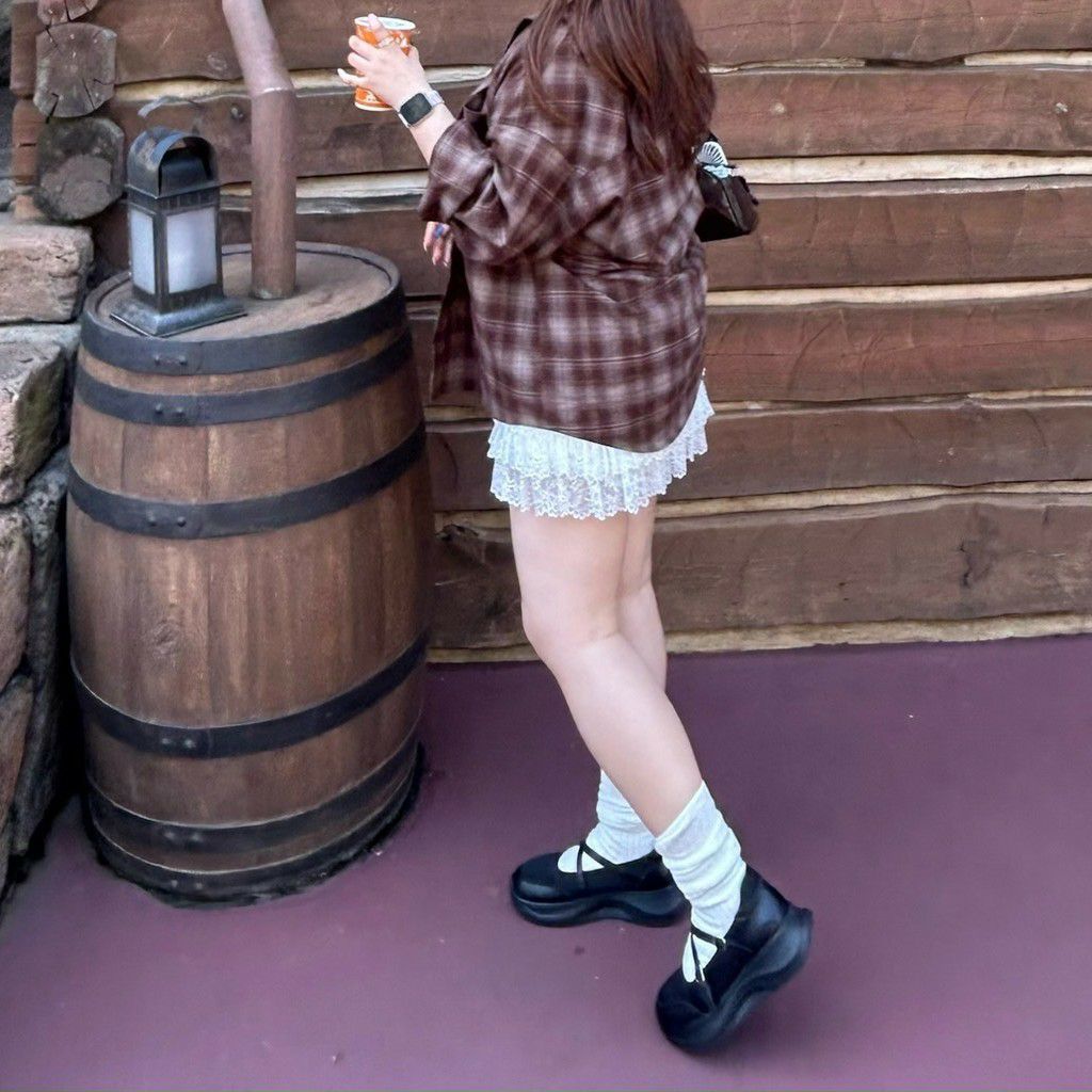 スタッフ着用：ブラック