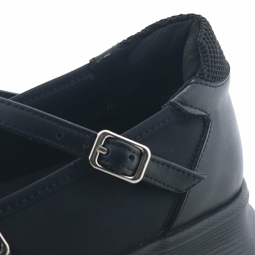 カカトパッドで靴擦れしにくく、ソフトな足あたり